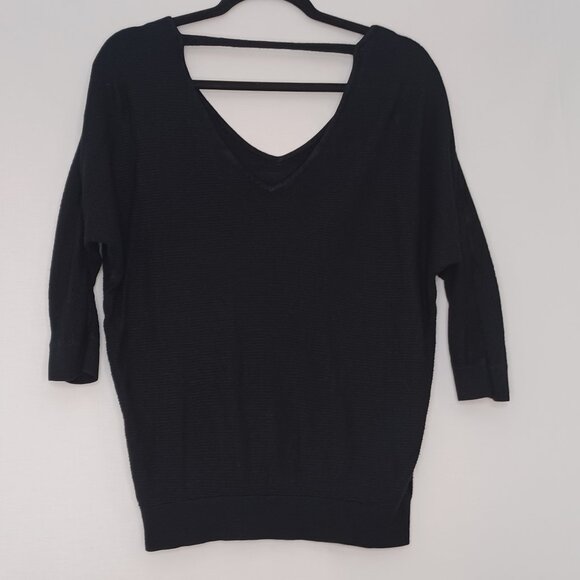 Women's Express Black Ribbed 100% Rayon V Neck Black Top Size Medium - Picture 2 of 8